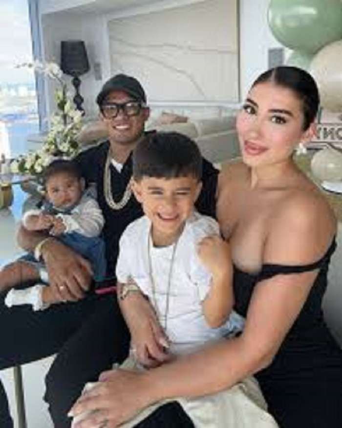 Karina Silva – The Woman Behind Boxing Star David Benavidez3